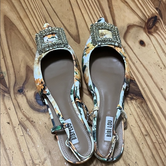 Anthropologie Bibi Lou Floral Pointed Slingback  with Gold Crystal Buckle - Picture 10 of 15